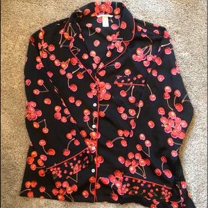 RARE Victorias Secret Cherry Satin PJs, New condition with pockets!